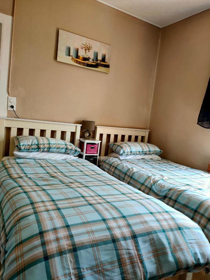 Gouarec Bed & Breakfast Lanrivain Εξωτερικό φωτογραφία