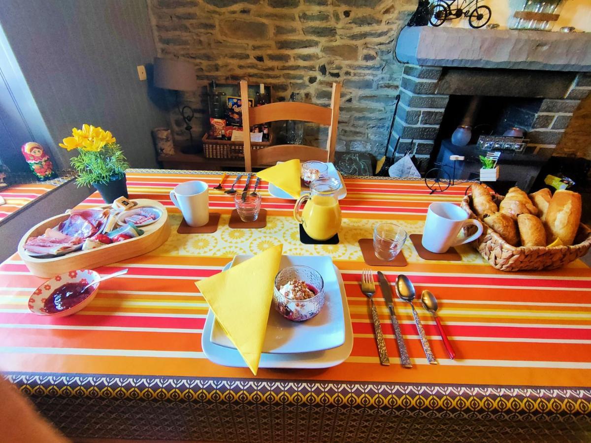 Gouarec Bed & Breakfast Lanrivain Εξωτερικό φωτογραφία